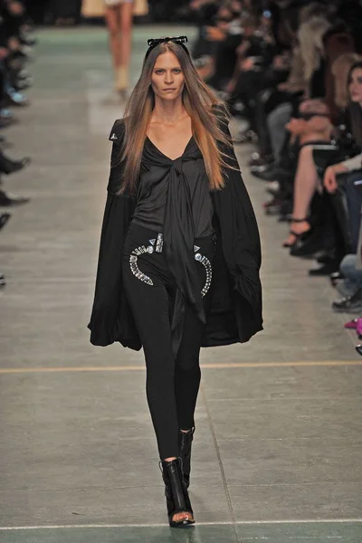 Look 43